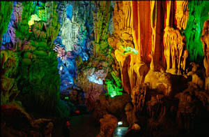 Schilfrohrflötenhöhle - grösseres Bild 19KB Schilfrohrflötenhöhle 19KBK