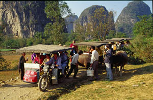 Mit dem TukTuk in die Umgebung von Yangshuo - grösseres Bild 19KB Mit dem TukTuk in die Umgebung von Yangshuo19KBK
